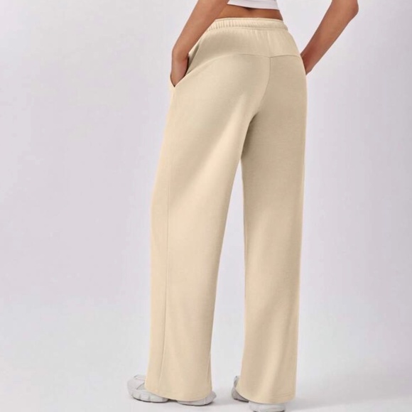 Womens Sweatpants with pockets - Picture 1 of 3